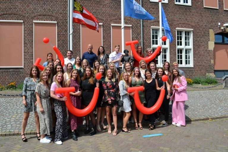 Teaser image for Studenten TUI Hospitality Academy zwaaien af