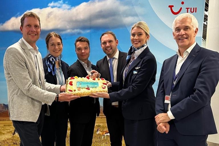 Teaser image for Eerste TUI fly vlucht naar Zanzibar en Mombassa feestelijk uitgezwaaid